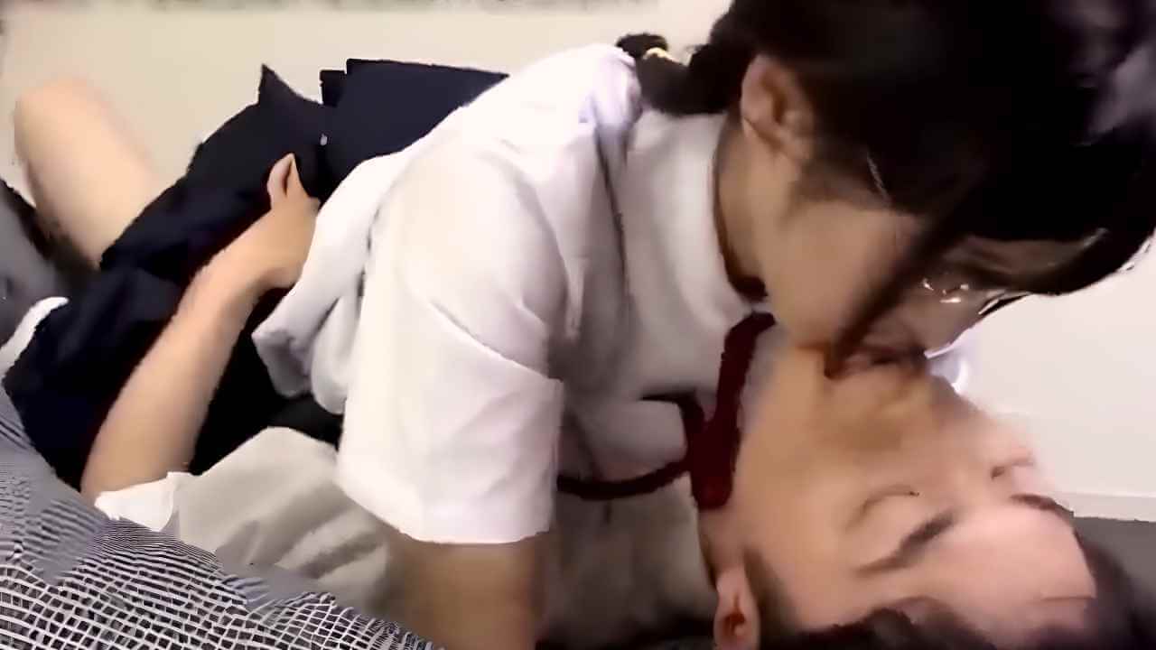 付き合って3ヶ月、初めて手を出してくれた夜…真面目な彼女がゆっくりほどけていく初エッチ